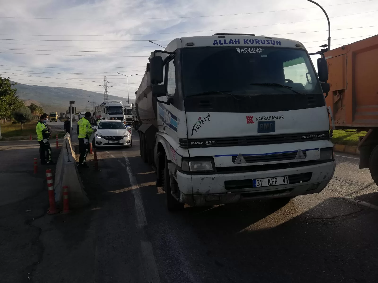 Saadet Partili  Öksüz, Payas Polis Kontrol Noktası Bölgesinde   Meydana Gelen Kazaları Dile Getirdi